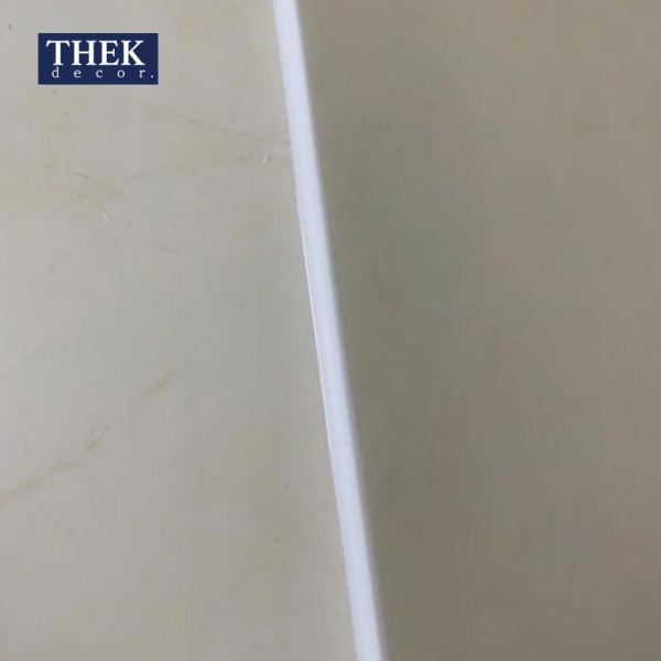 Bề mặt thi công keo chà ron sứ bóng loáng